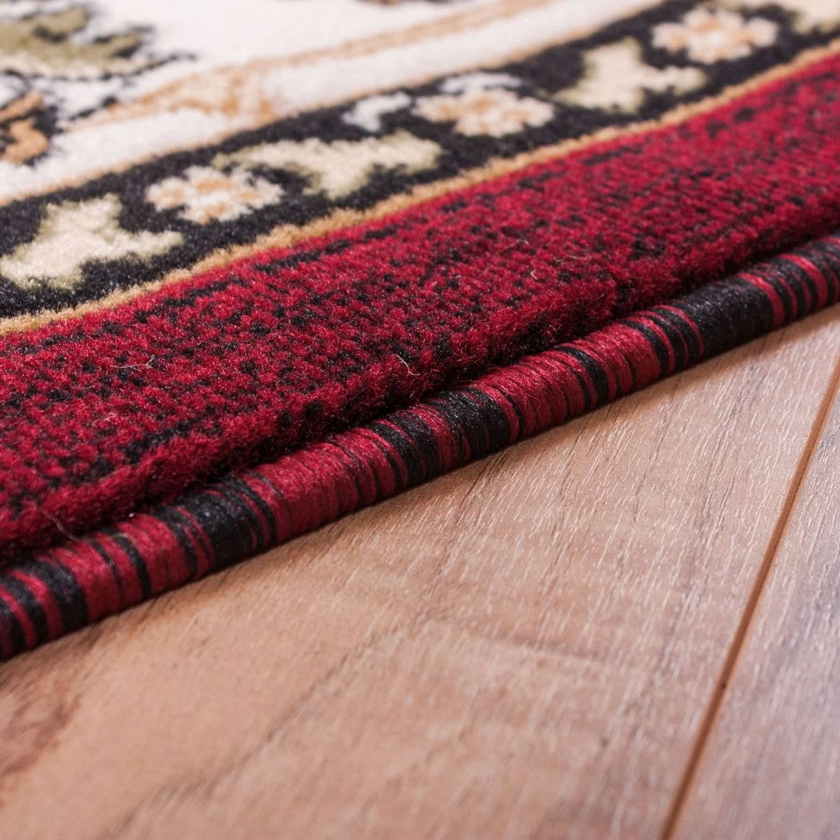 Alana Red Traditional Rug 1810