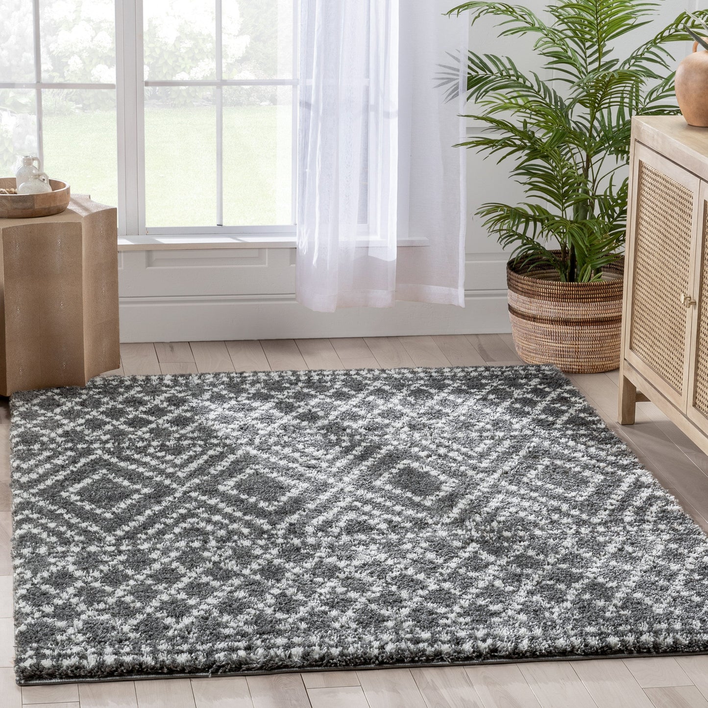 Evora Moroccan Diamond Pattern Grey Thick & Soft Shag Rug CE-17