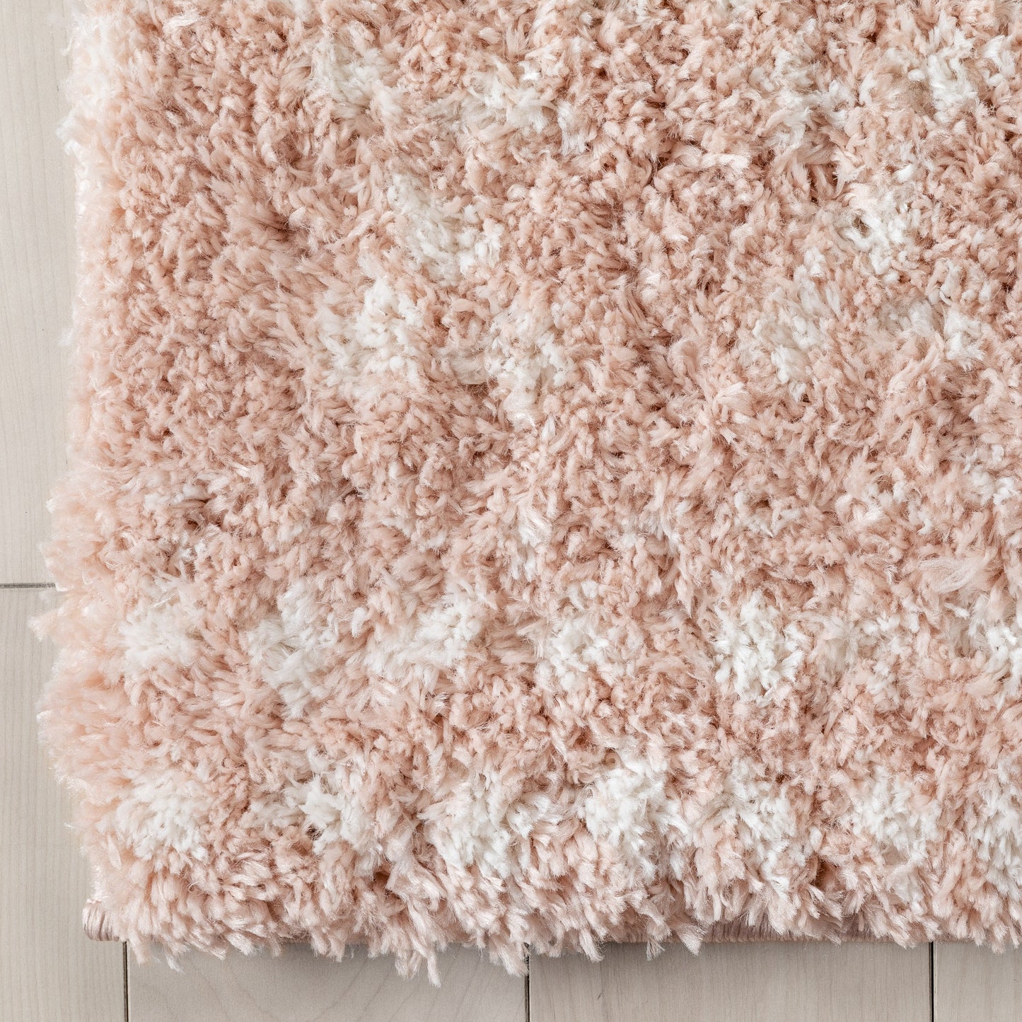 Evora Moroccan Diamond Pattern Blush Thick & Soft Shag Rug CE-19