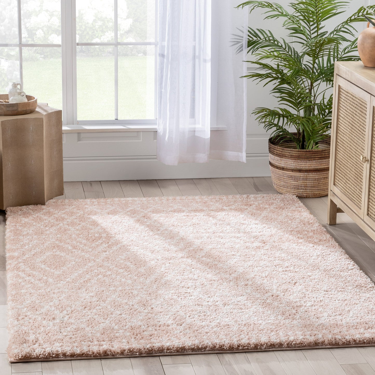 Evora Moroccan Diamond Pattern Blush Thick & Soft Shag Rug CE-19