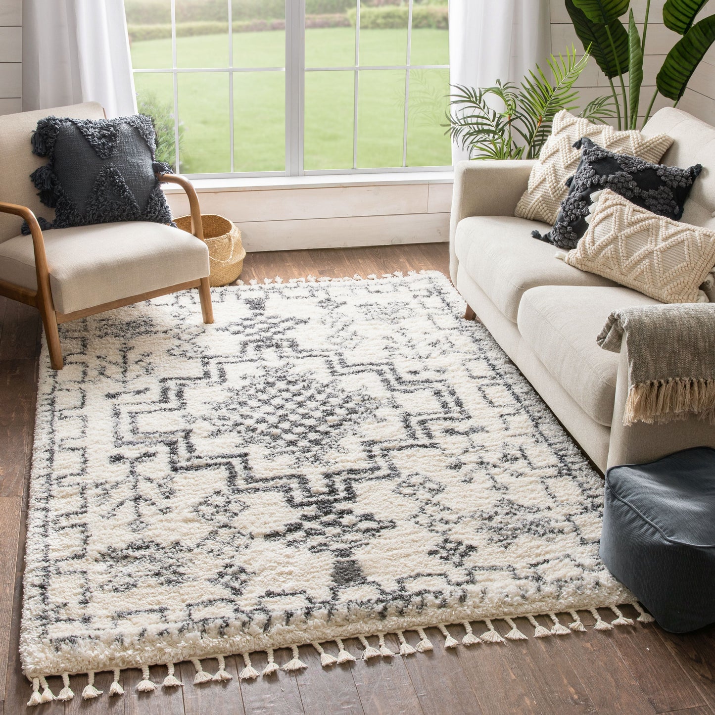 Magnolia Tribal Medallion Ivory Super Soft And Thick Shag Rug CH-42