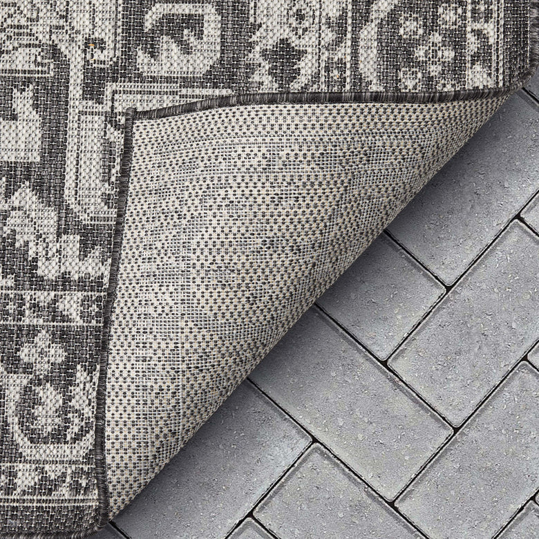 Celesine Oriental Medallion Indoor/Outdoor Black Flat-Weave Rug LIA-193
