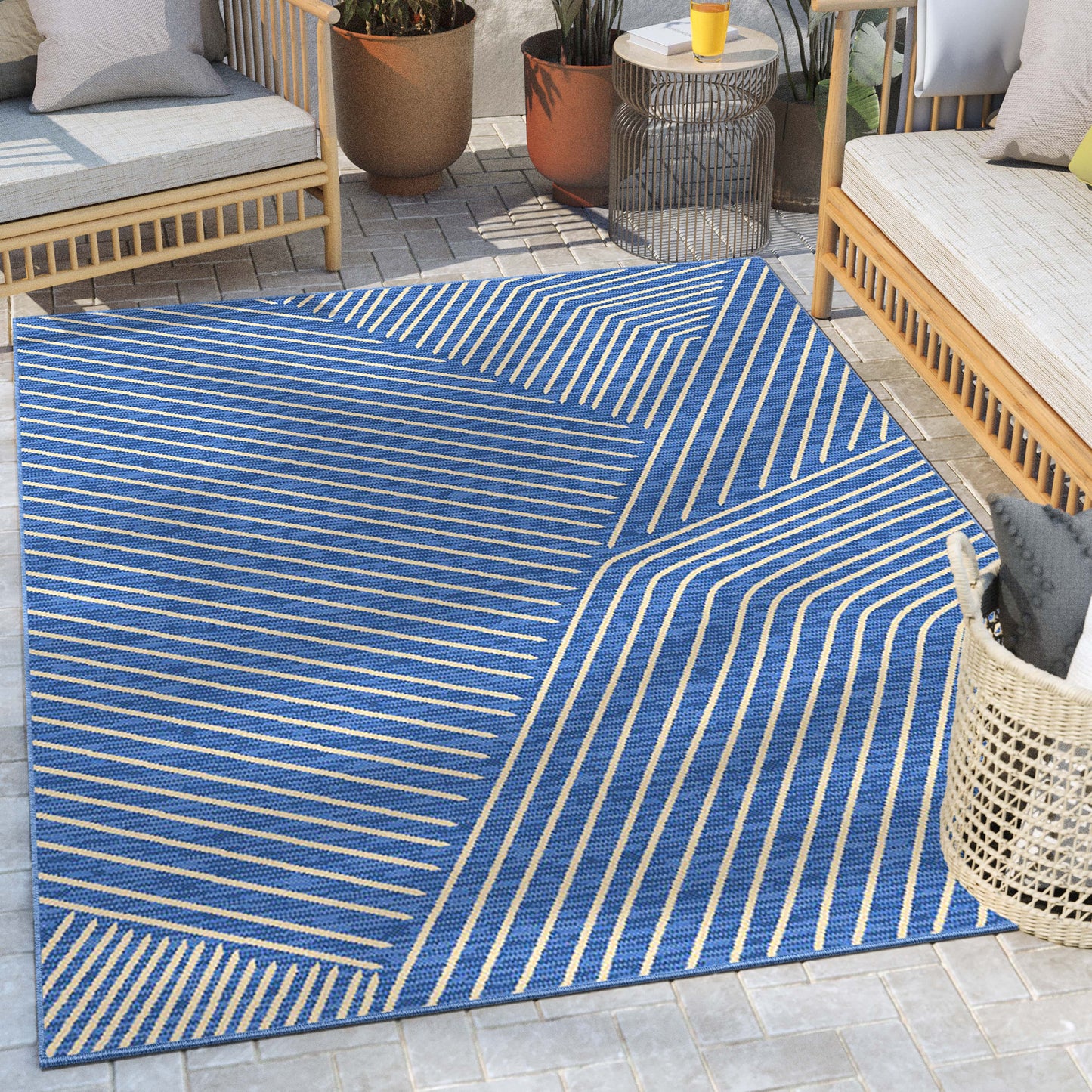 Linden Modern Stripes Indoor/Outdoor Blue Flat-Weave Rug MED-164